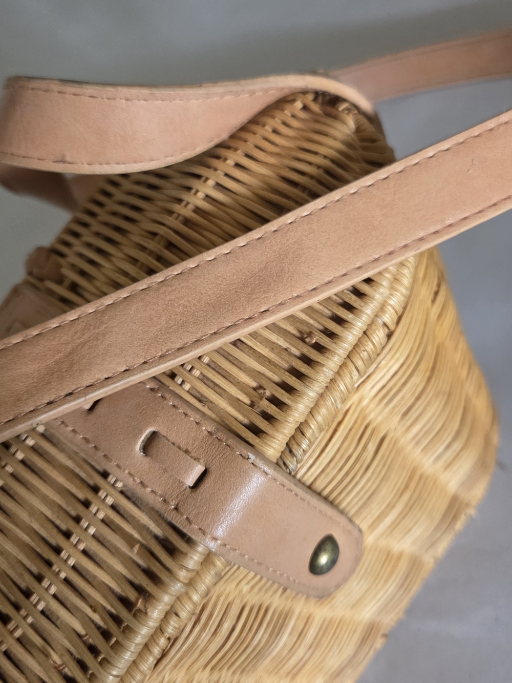 Universal Thread Woven Rattan Crossbody Bag in Tan - Picture 7 of 7
